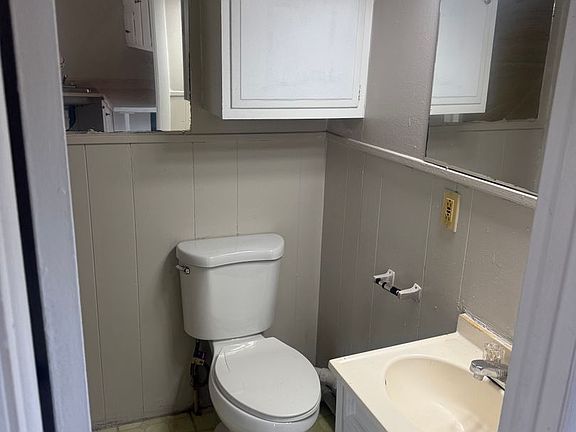 4th image of 5 Maple St #2R