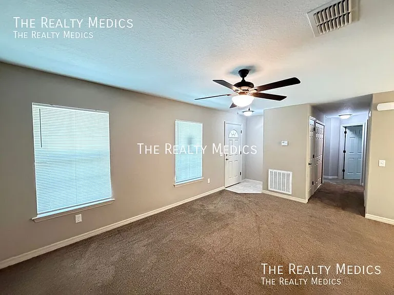561 Marion Oaks Blvd — Photo 6