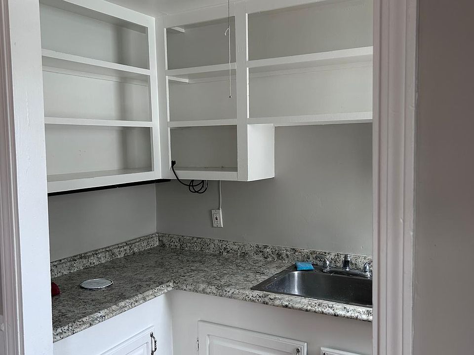 1st image of 581 Forest Ave APT 1B