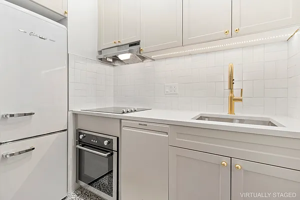 Rented by Douglas Elliman | media 9