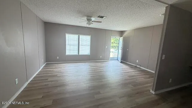 3 bed, 5.0 bath, 1620 sqft, $1,650 — Photo 2
