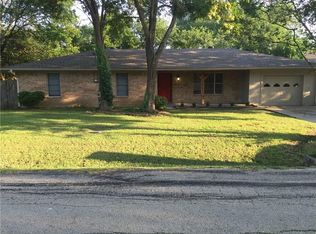 402 Marshall St, Sanger, TX 76266