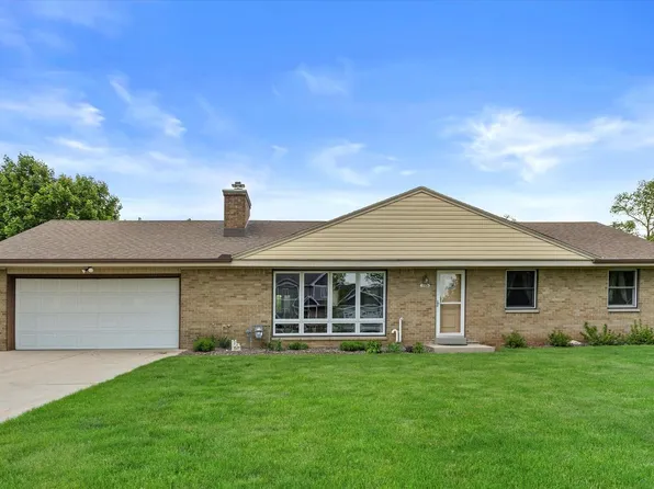 16426 West Crescent DRIVE, New Berlin, WI 53151