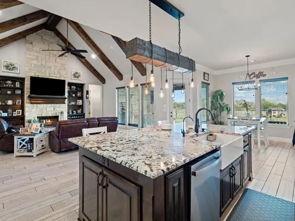 3032 Perkins Ln, Weatherford, TX 76088