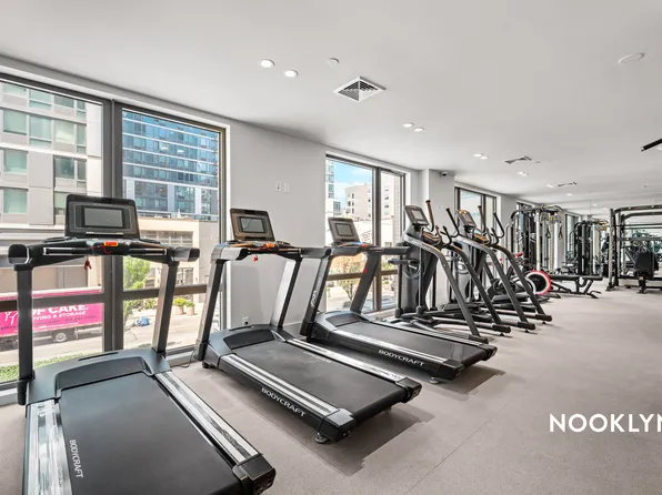 26-04 Jackson Avenue image 15 of 42