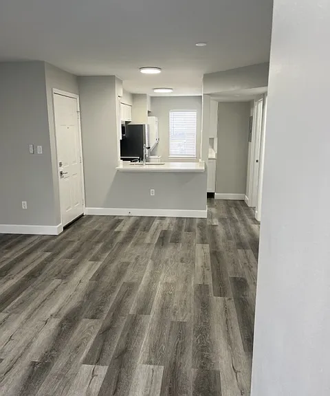 Spring Lake Apartments — Photo 137