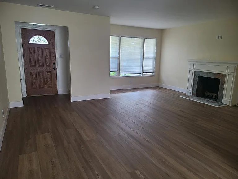127 Poinsettia Ave — Photo 6