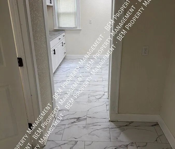 4910 Michigan Ave — Photo 6