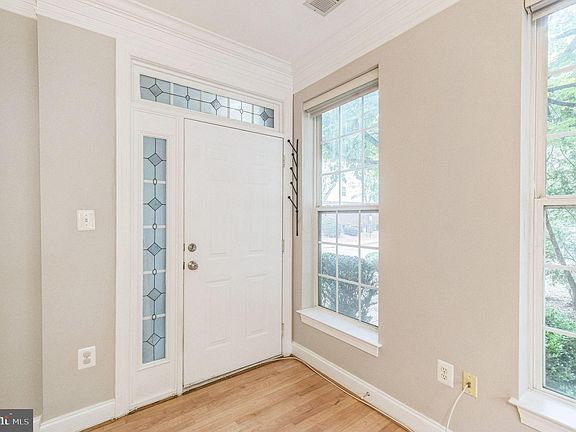 5th image of 8094 Genea Way #31