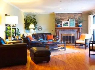 10716 Glenwood St APT C, Overland Park, KS 66211
