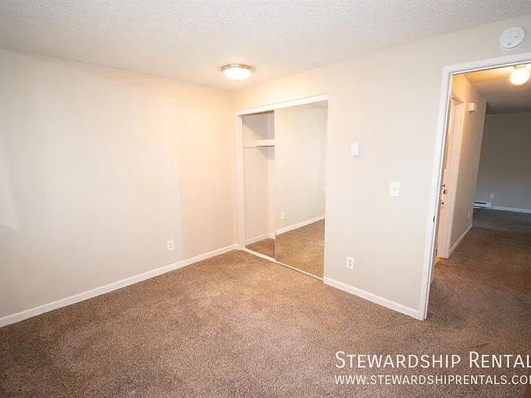 1355 Liberty St N #E — Photo 11