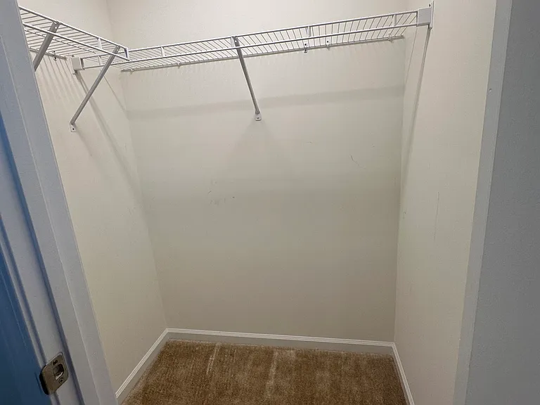 423 Bassett Ln — Photo 14