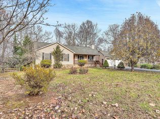1068 Colony Ct, Moneta, VA 24121