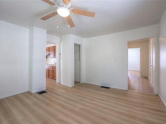 4th image of 510 Kiowa St