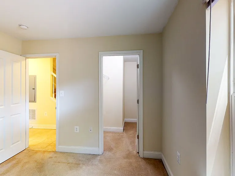 720 Barnes St NE — Photo 53