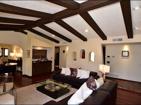 5th image of 10604 Sombra Verde Dr