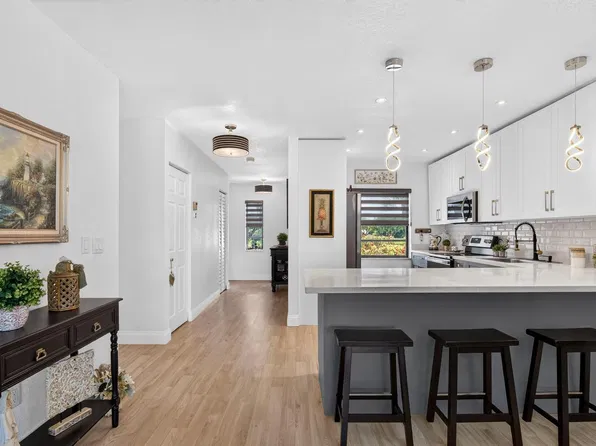 8425 Casa Del Lago #H, Boca Raton, FL 33433