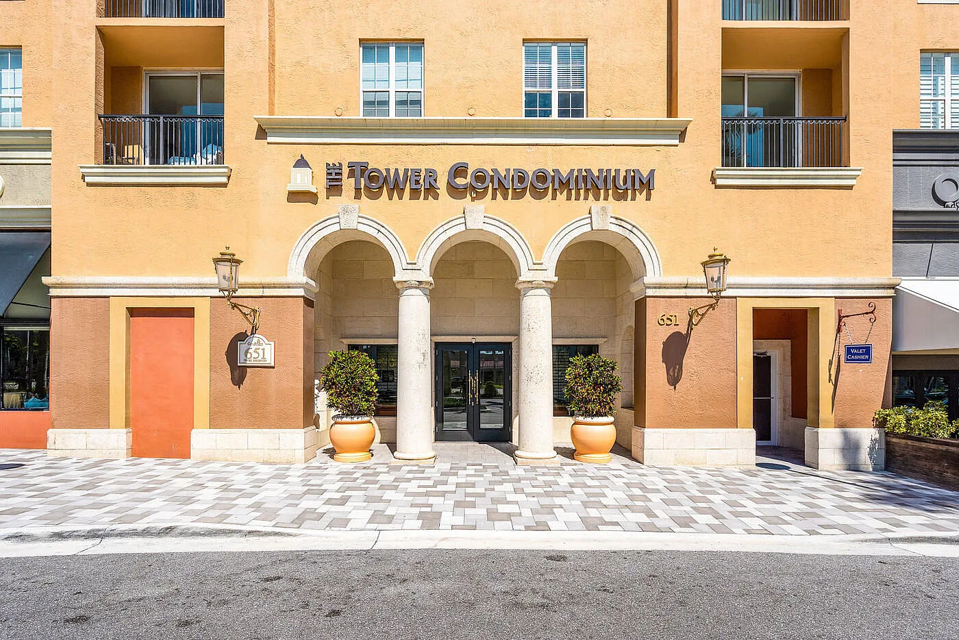 2 bed, 2.0 bath, 1025 sqft, $3,900 — Photo 1