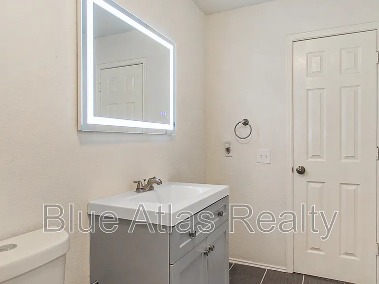 5717 Parkwood Trl — Photo 23
