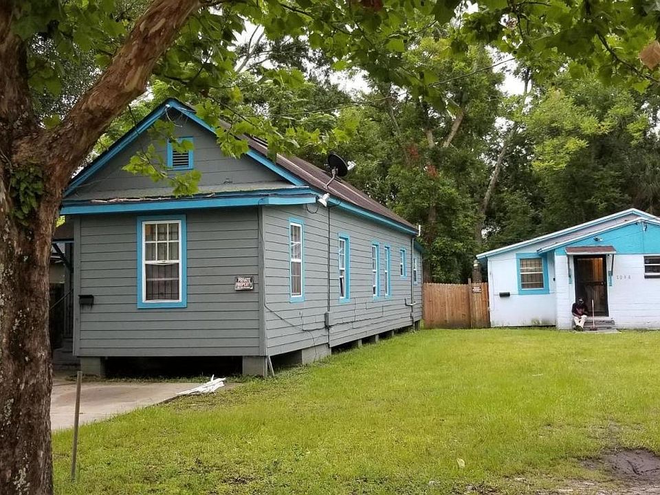 2nd image of 1090 W 19th St