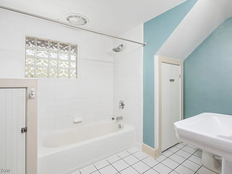 14 Hall St — Photo 11