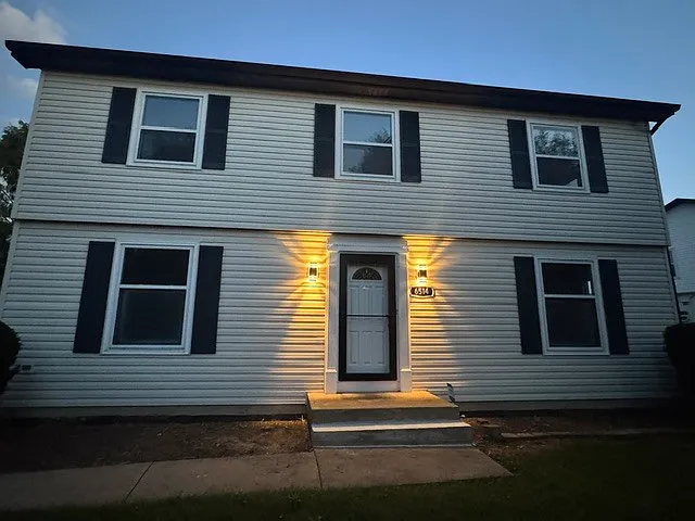 4 bed, 1886 sqft, $4,000 — Photo 2