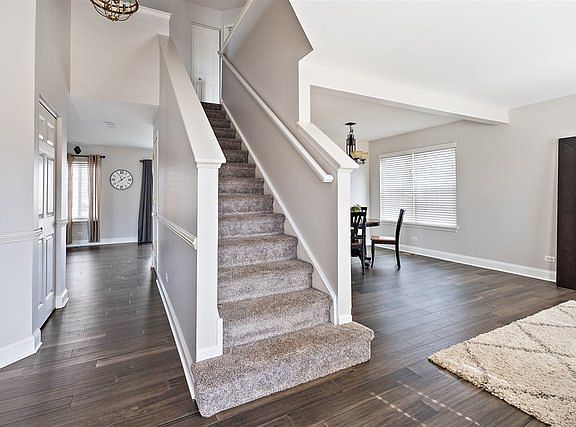 2nd image of 3010 Turnberry Ln