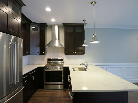 3rd image of 1632 N Western Ave #2