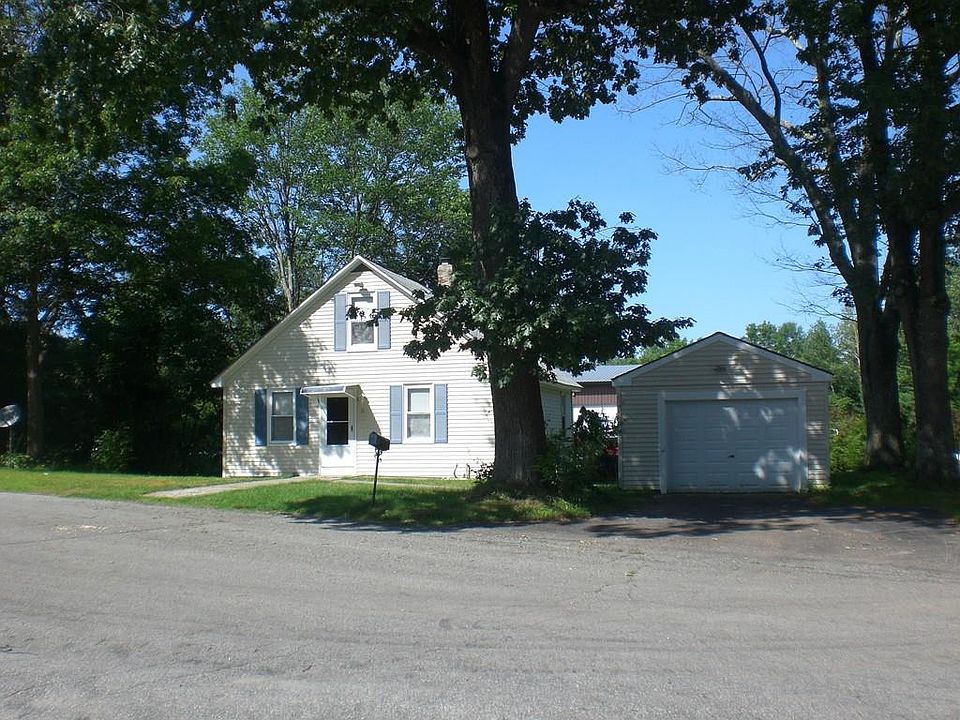 2nd image of 11 Wellington Rd Unit 11