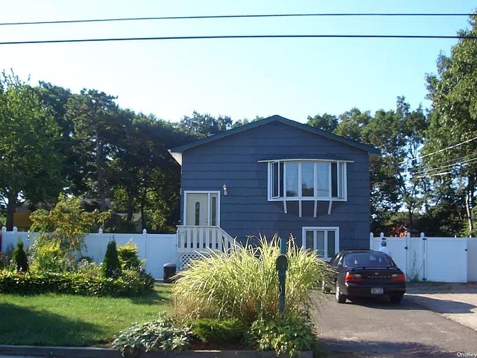1st image of 102 Alcolade Drive E