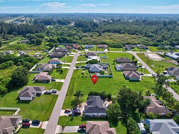 3rd image of 1820 SW 10th Ter