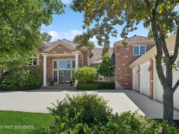 14565 S Somerset Cir, Libertyville, IL 60048