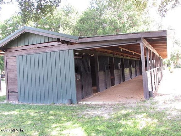Barn 2