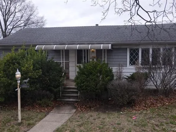 2243 Leighton Road, Elmont, NY 11003