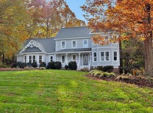 2804 Saint Regis Dr, North Chesterfield, VA 23236