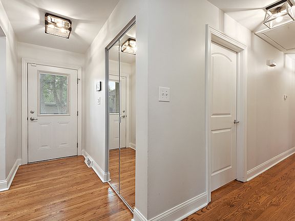 3rd image of 1730 Lake Dr