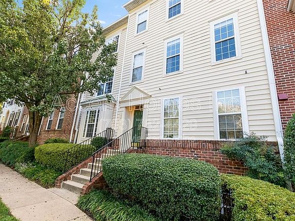 4th image of 1581 Leeds Castle Dr APT 201