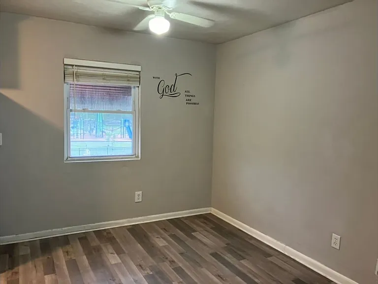 635 W 26th St — Photo 14