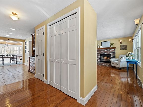 4th image of 3 Caswell Way
