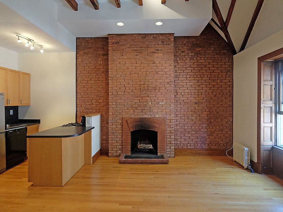 1st image of 268 Hicks St APT 3
