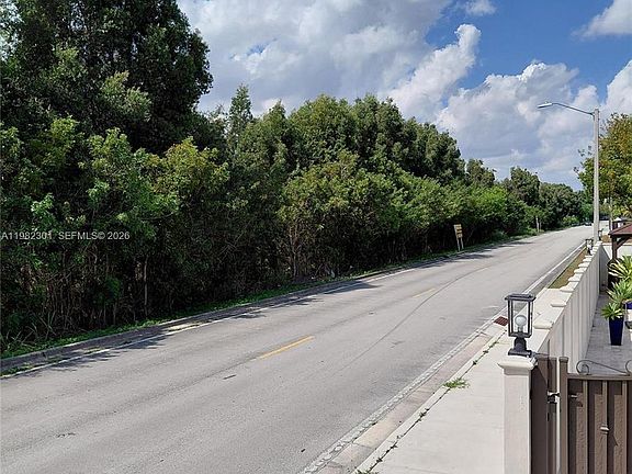 4th image of 168XX SW 45th St