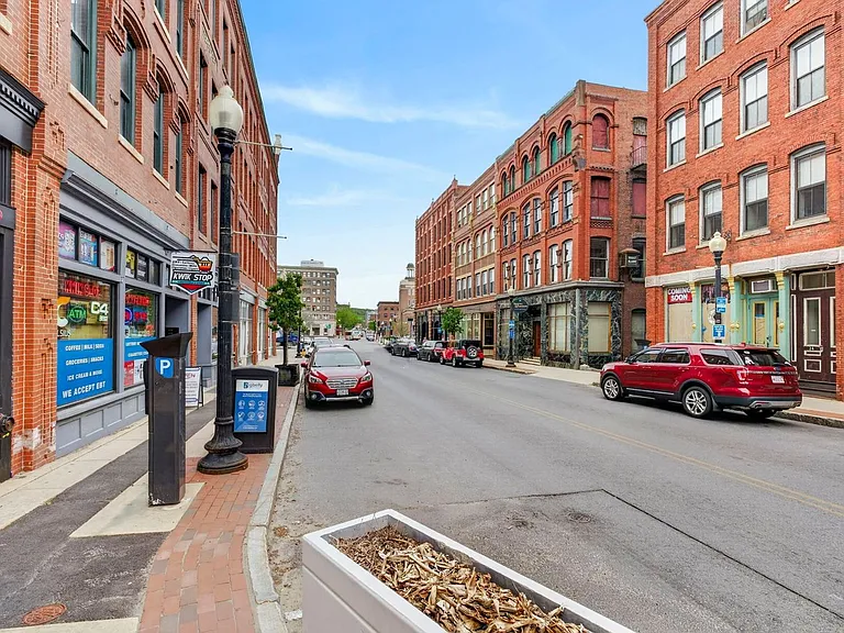 38-42 Washington St — Photo 16