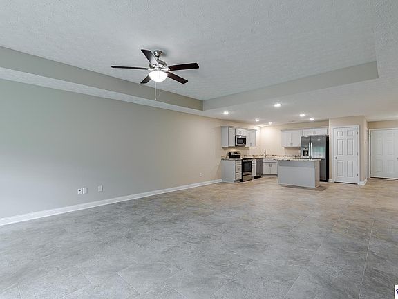 3rd image of 307 Breckinridge Cir