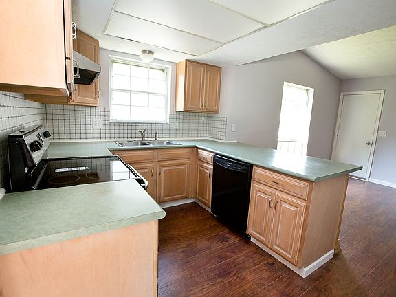5th image of 1284 Fletcher Dr