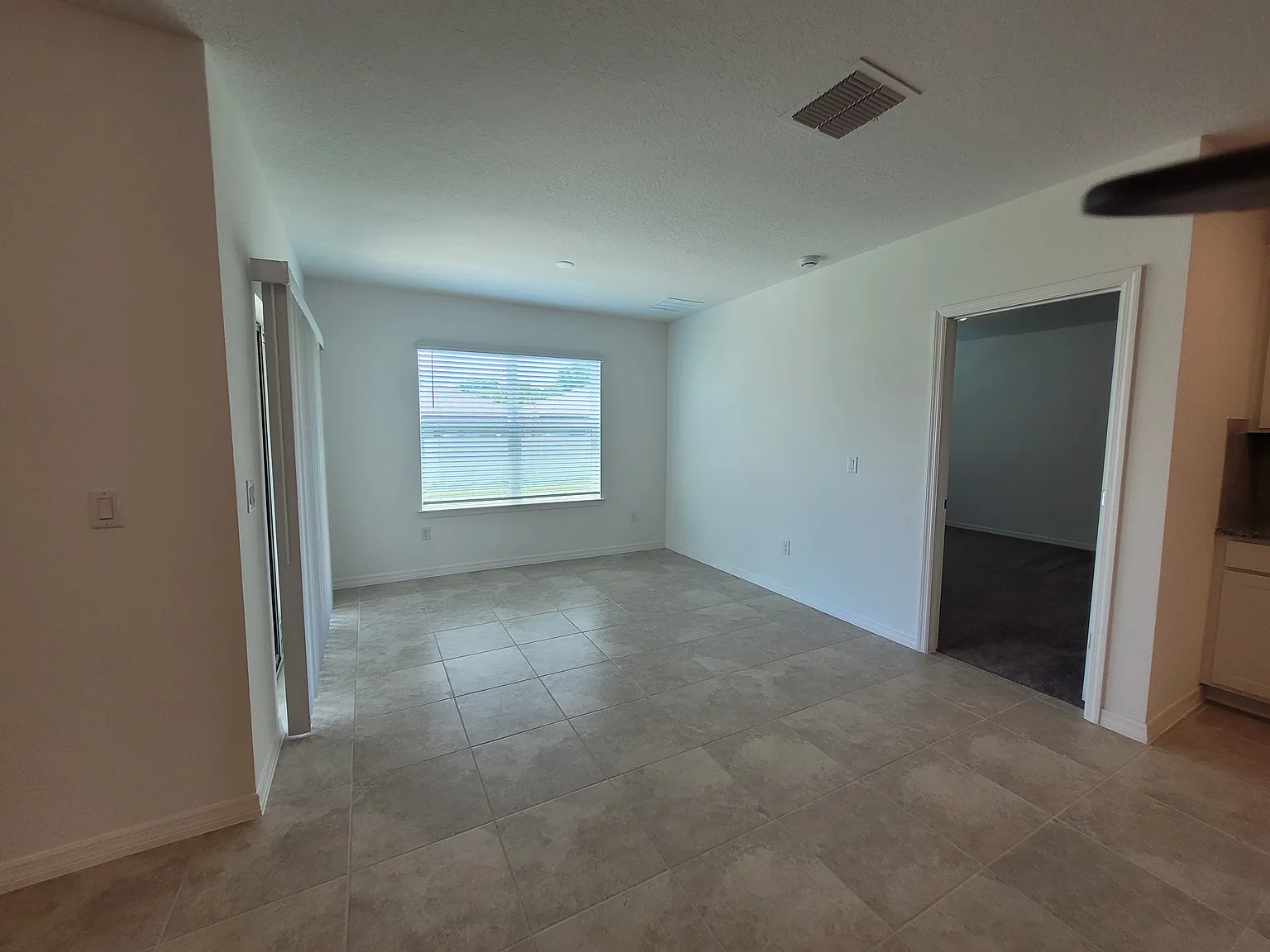 3 bed, 1662 sqft, $2,450 — Photo 3