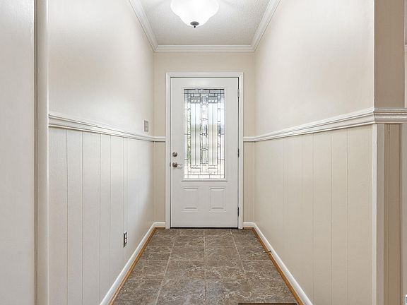 4th image of 5914 Watters Dr