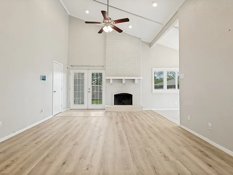 2117 Oak Brook Dr — Photo 6