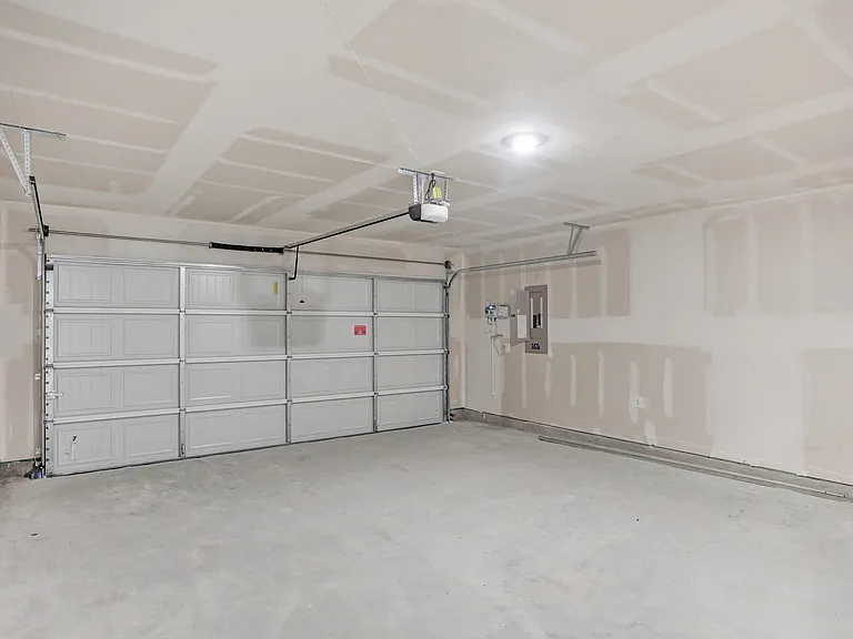 1025 Macnab Dr — Photo 42