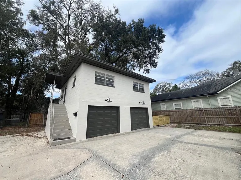 1315 E Central Blvd — Photo 11