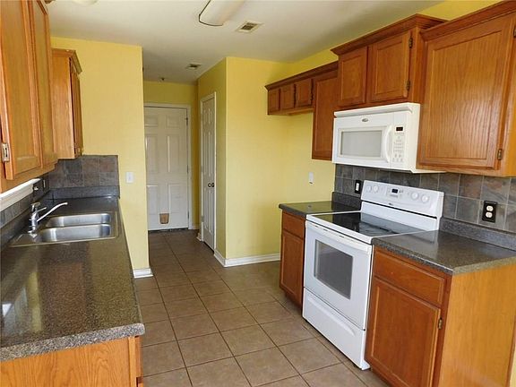 4th image of 1282 Laurie Ln